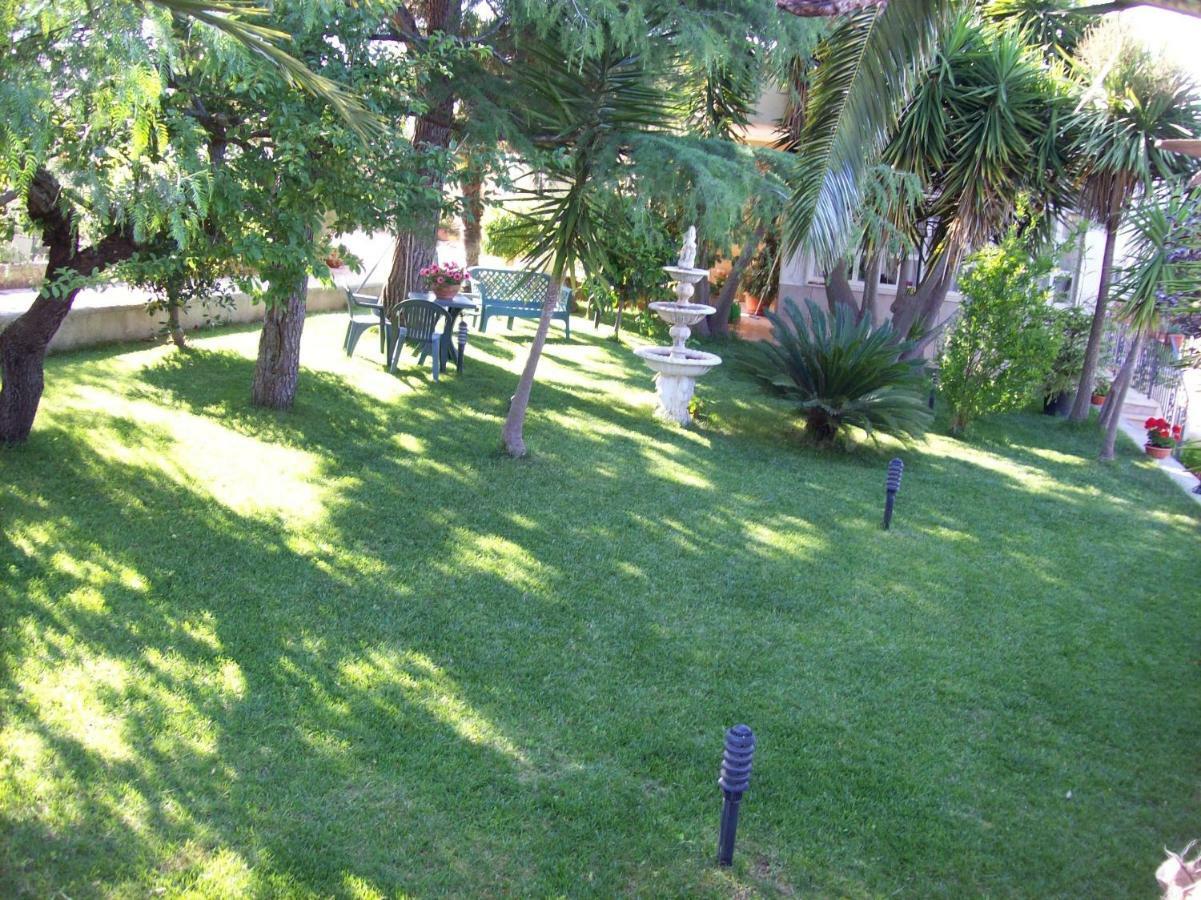 B&B Lo Smeraldo Кастеллана-Гротте Экстерьер фото